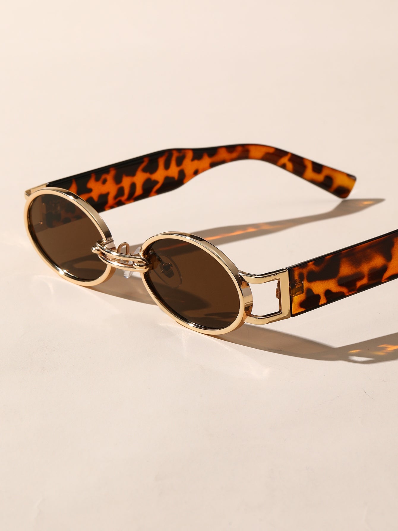 Oval Frame Fashion Glasses