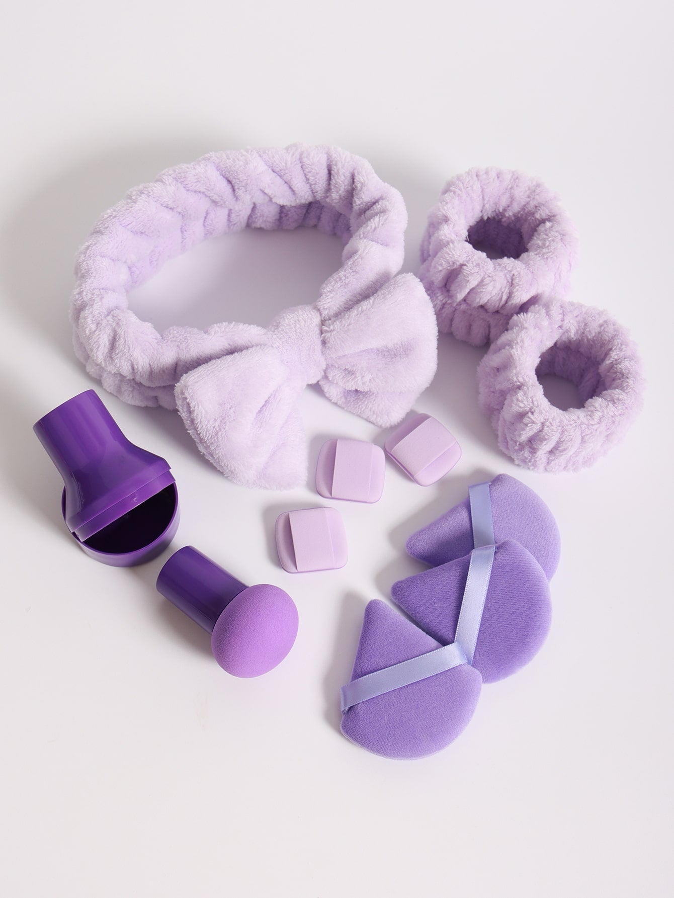 Makeup Sponge Set (10pcs) Includes 3pcs Triangle Loose Powder Puffs, 1pc Bowknot Headband, 2pcs Wristband, 3pcs Mini Air Cushion Puffs And 1pc Mushroom Shaped Blender Sponge. These Multicolor Make-up Sponges Can Be Used With Liquid, Cream And Powder Produ