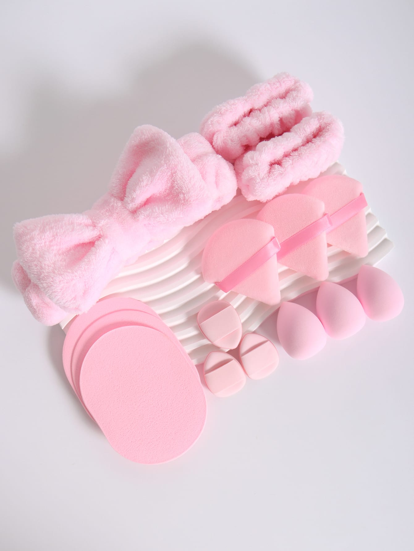 Makeup Tools Set Of 15 Including 1 Butterfly Knot Headband & 2 Wristbands & 3 Makeup Sponges & 3 Mini Makeup Sponges & 3 Triangle Loose Powder Puffs & 3 Facial Cleaning Sponges. Foundation Blending Beauty Sponge, Suitable For Liquid, Cream And Powder, Mul