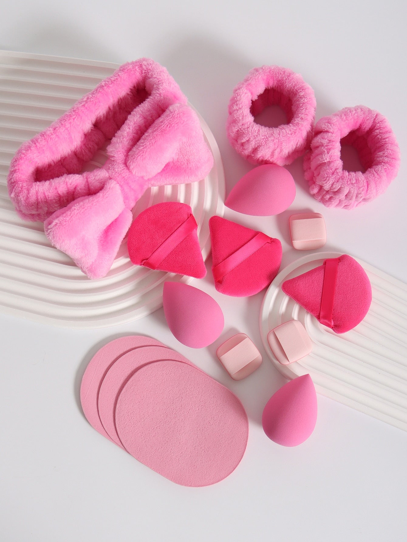 Makeup Tools Set Of 15 Including 1 Butterfly Knot Headband & 2 Wristbands & 3 Makeup Sponges & 3 Mini Makeup Sponges & 3 Triangle Loose Powder Puffs & 3 Facial Cleaning Sponges. Foundation Blending Beauty Sponge, Suitable For Liquid, Cream And Powder, Mul