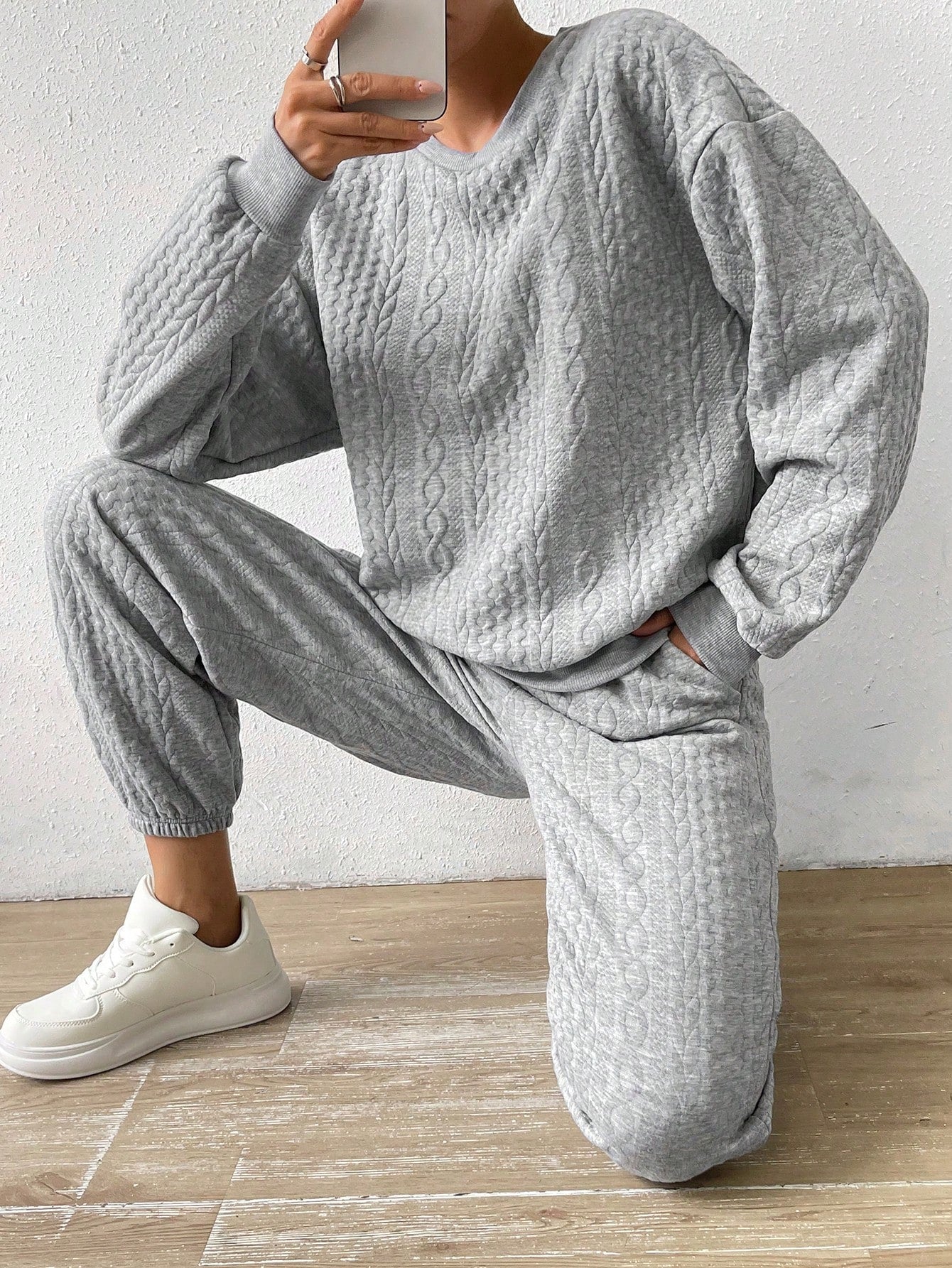 الصلبة انخفاض الكتف البلوز و Sweatpants