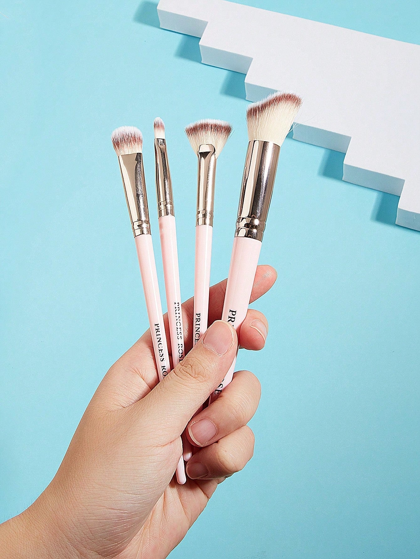 18pcs Pink Makeup Brush Set, Including Face Brush, Powder Brush, Blush Brush, Loose Powder Brush, Angled Contour Brush, Tapered Blending Brush, Lip Brush, Concealer Brush, Small Eyeshadow Brush, Eyeliner Brush, Blending Brush, Shadow Brush, Eyebrow Brush,