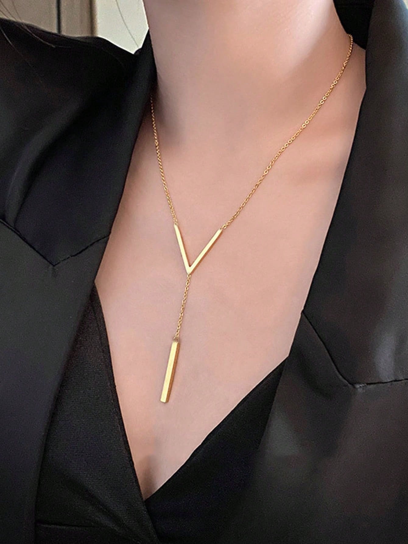 1pc V-shape Bar Pendant Minimalist Necklace For Women, Unique Sweater Chain For Collarbone