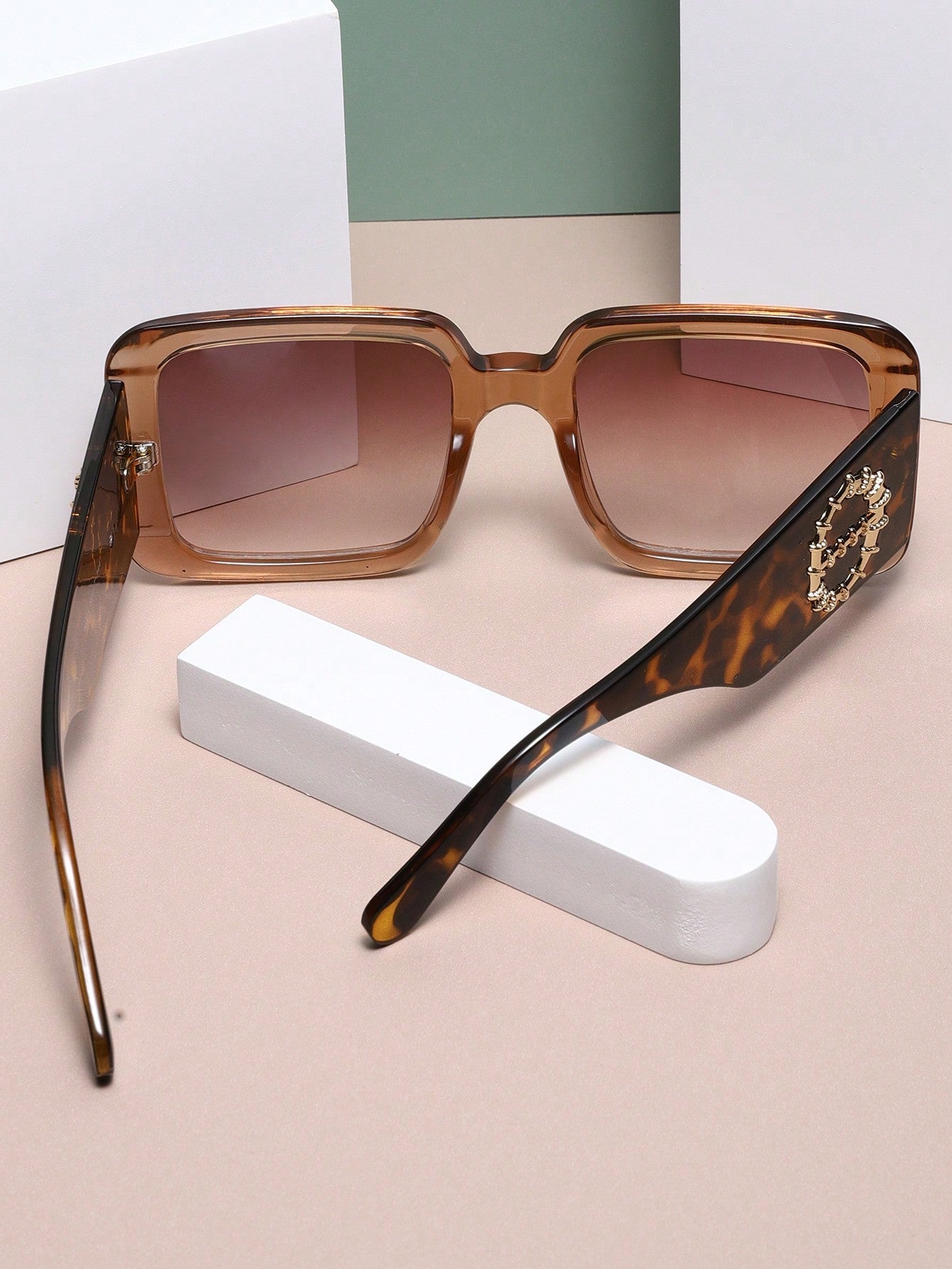 Tortoiseshell Square Frame Fashion Glasses