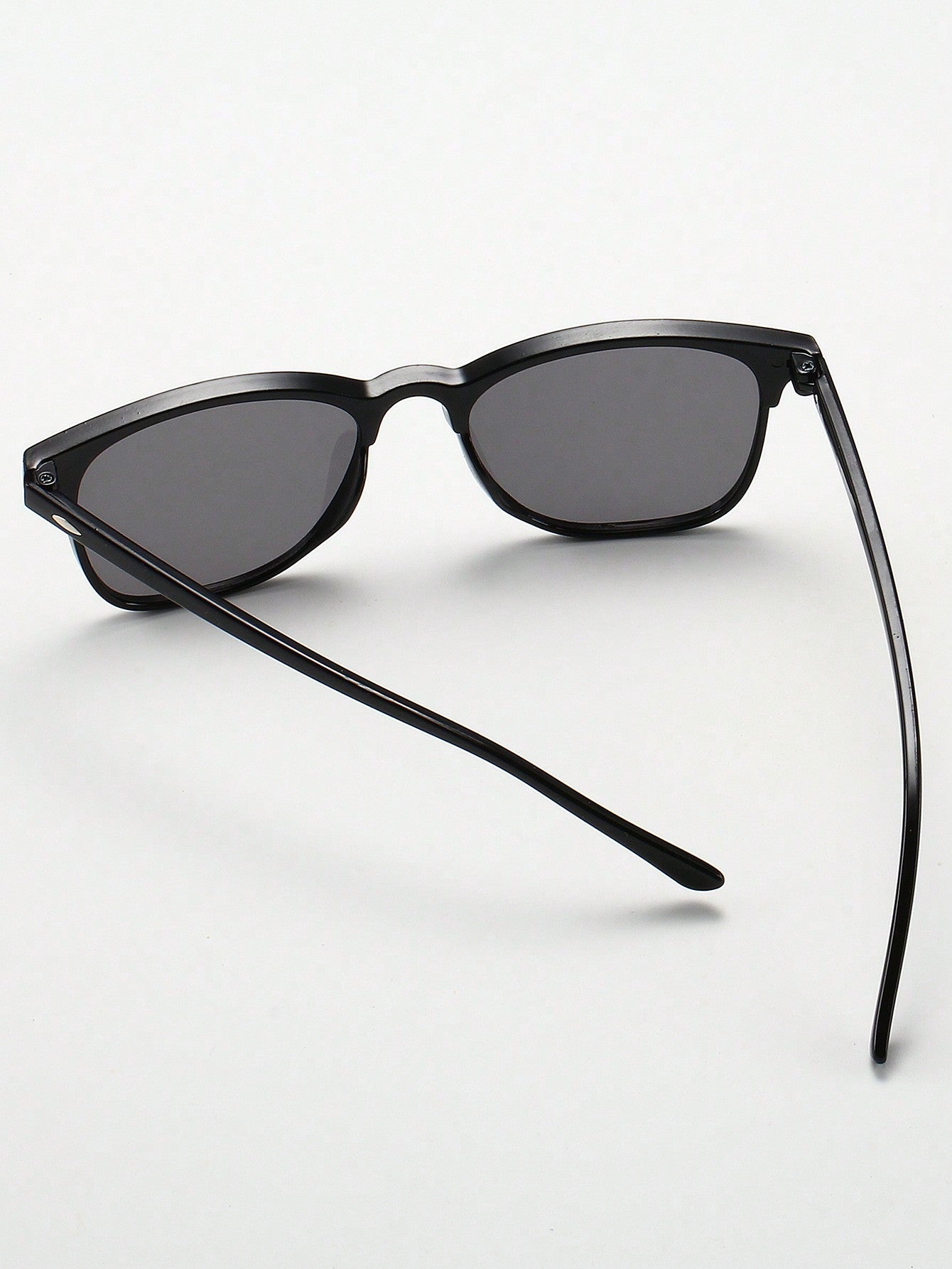 1pair Minimalist Black Fashion Glasses Trendy shades