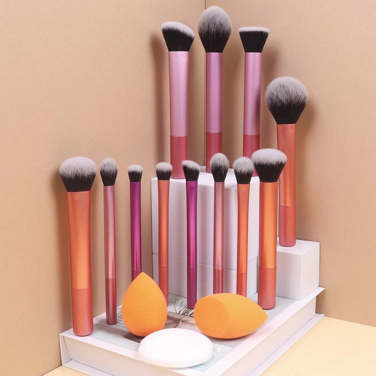 15pcs Multi-functional Makeup Brush Set Including Large Powder Brush, Blush Brush, Contour Brush, Foundation Brush, Concealer Brush, Eyeshadow Brush, Smudge Brush, Nose Shadow Brush, Blending Brush, Highlight Brush And More + 1pc Diagonal Cut Beauty Spong