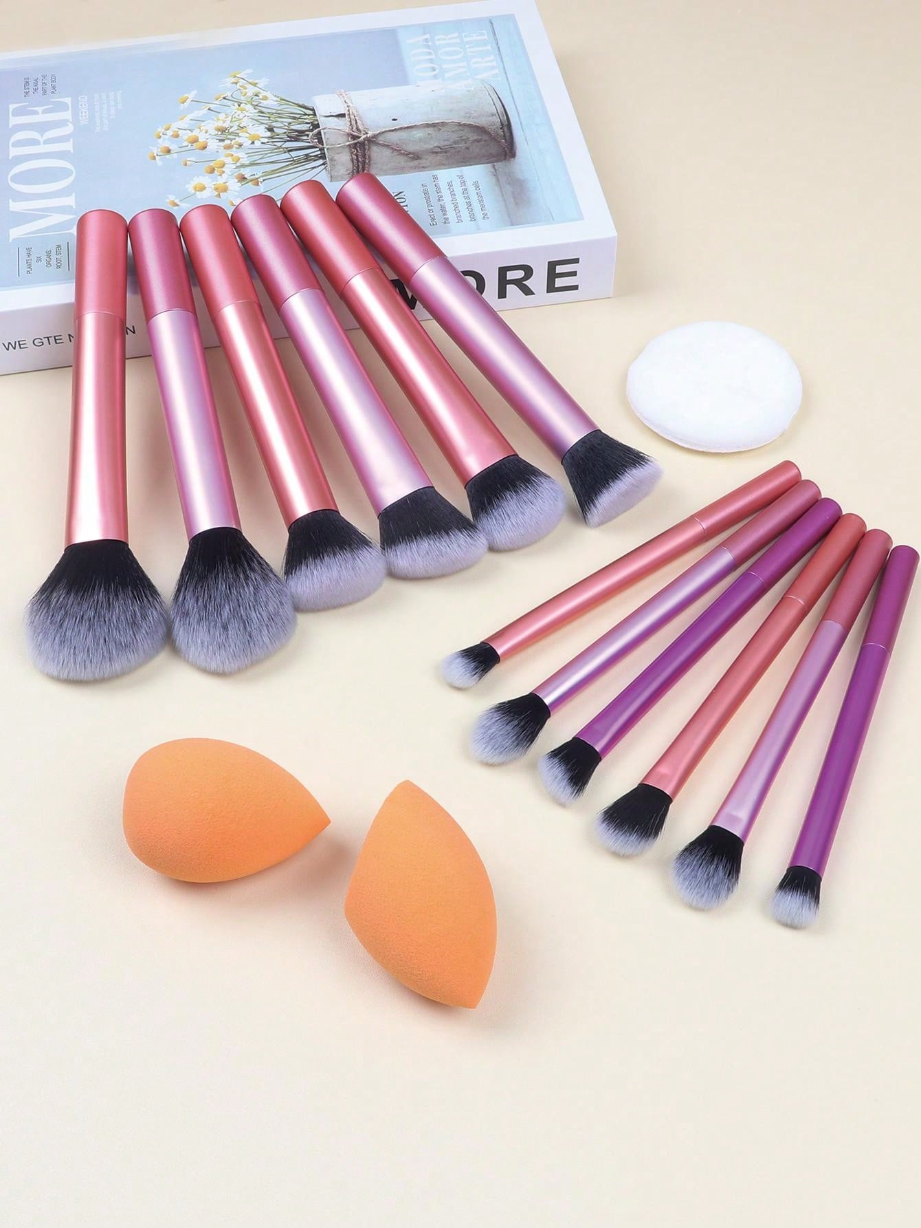 15pcs Multi-functional Makeup Brush Set Including Large Powder Brush, Blush Brush, Contour Brush, Foundation Brush, Concealer Brush, Eyeshadow Brush, Smudge Brush, Nose Shadow Brush, Blending Brush, Highlight Brush And More + 1pc Diagonal Cut Beauty Spong