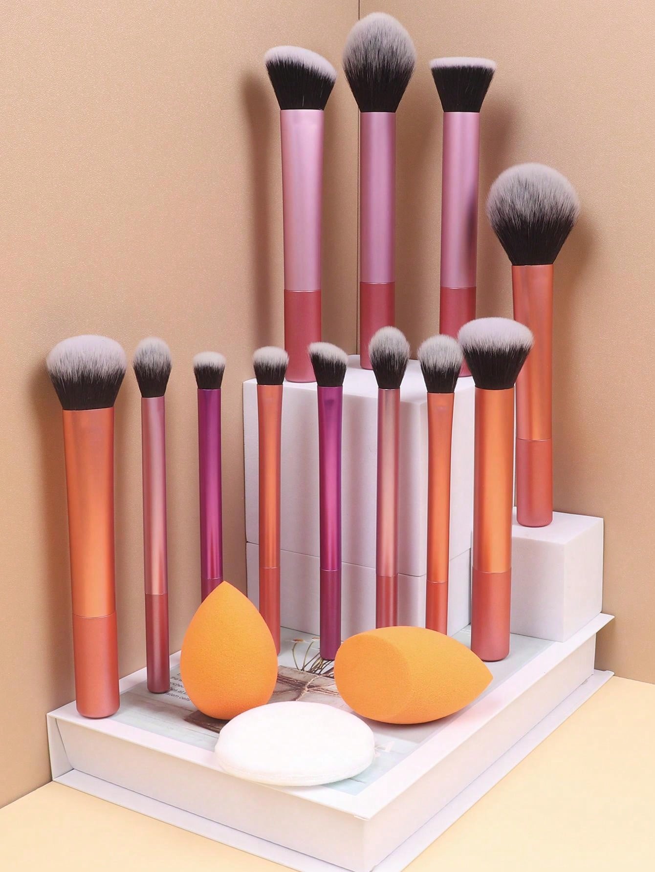 15pcs Multi-functional Makeup Brush Set Including Large Powder Brush, Blush Brush, Contour Brush, Foundation Brush, Concealer Brush, Eyeshadow Brush, Smudge Brush, Nose Shadow Brush, Blending Brush, Highlight Brush And More + 1pc Diagonal Cut Beauty Spong