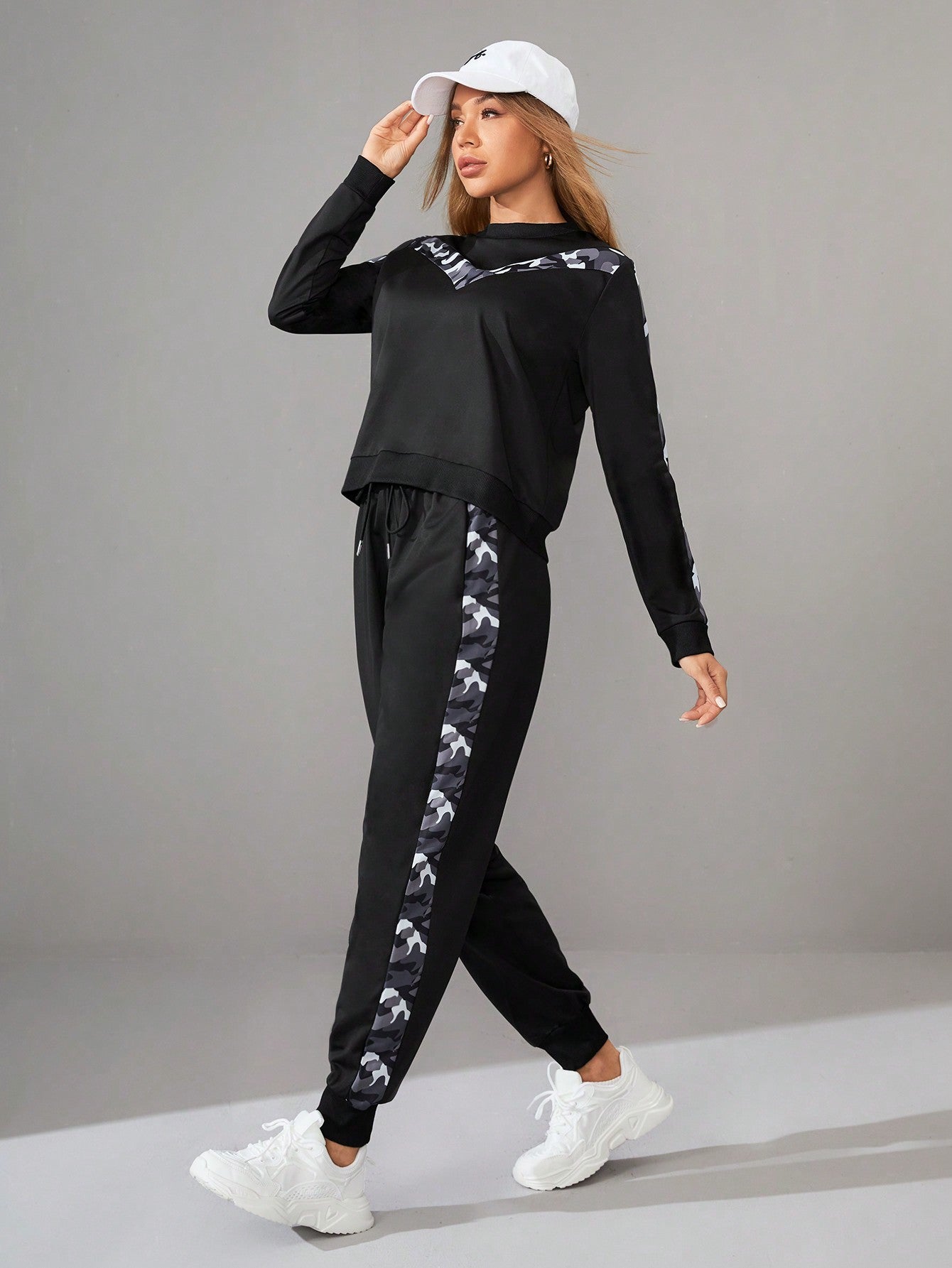 Daily&Casual Ladies' Camouflage Printed Sweatshirt And Sweatpants Sports Suit