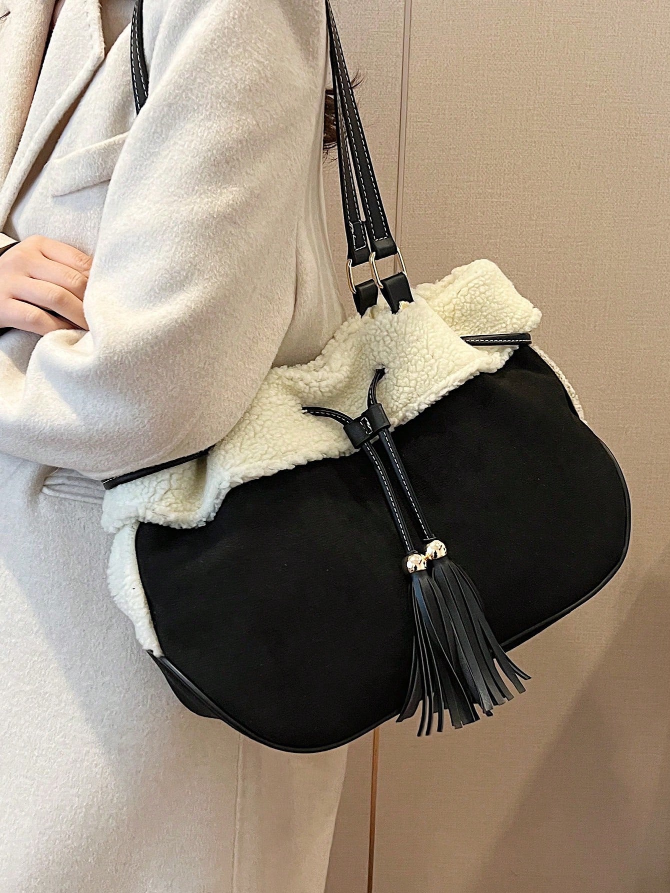 2Pcs/Set Minimalist And Versatile Plush Trim Shoulder Tote Bag With Clutch Purse,  Fluffy Shoulder Bag Large Lamb Wool Shopping Bag, Large Capacity Crossbody Shoulder Bag, Cute Travel Storage Pouch Satchel Purse For Women Autumn And Winter