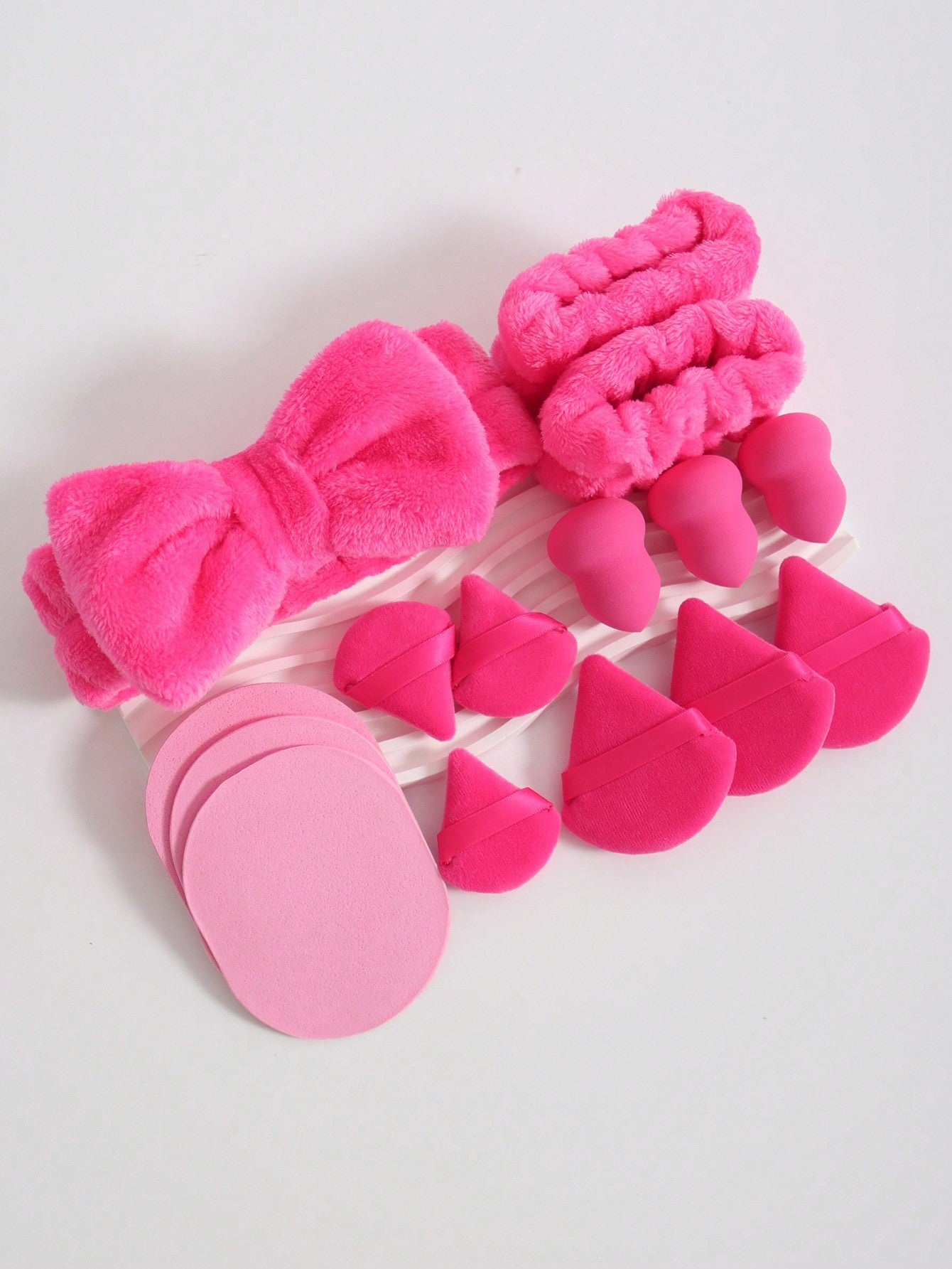 Makeup Tools Set Of 15 Including 1 Butterfly Knot Headband & 2 Wristbands & 3 Makeup Sponges & 3 Mini Makeup Sponges & 3 Triangle Loose Powder Puffs & 3 Facial Cleaning Sponges. Foundation Blending Beauty Sponge, Suitable For Liquid, Cream And Powder, Mul