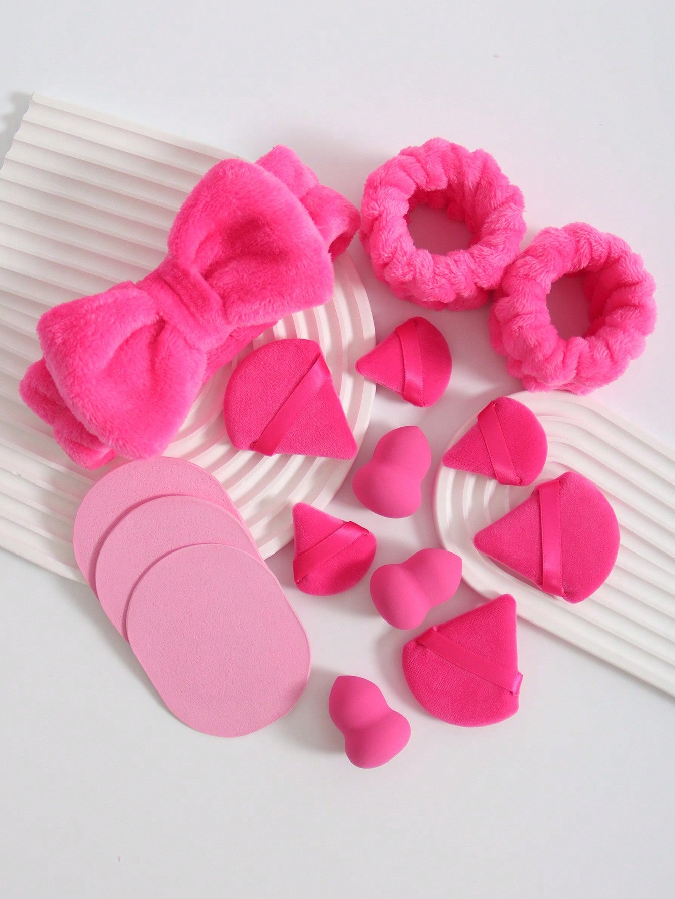 Makeup Tools Set Of 15 Including 1 Butterfly Knot Headband & 2 Wristbands & 3 Makeup Sponges & 3 Mini Makeup Sponges & 3 Triangle Loose Powder Puffs & 3 Facial Cleaning Sponges. Foundation Blending Beauty Sponge, Suitable For Liquid, Cream And Powder, Mul