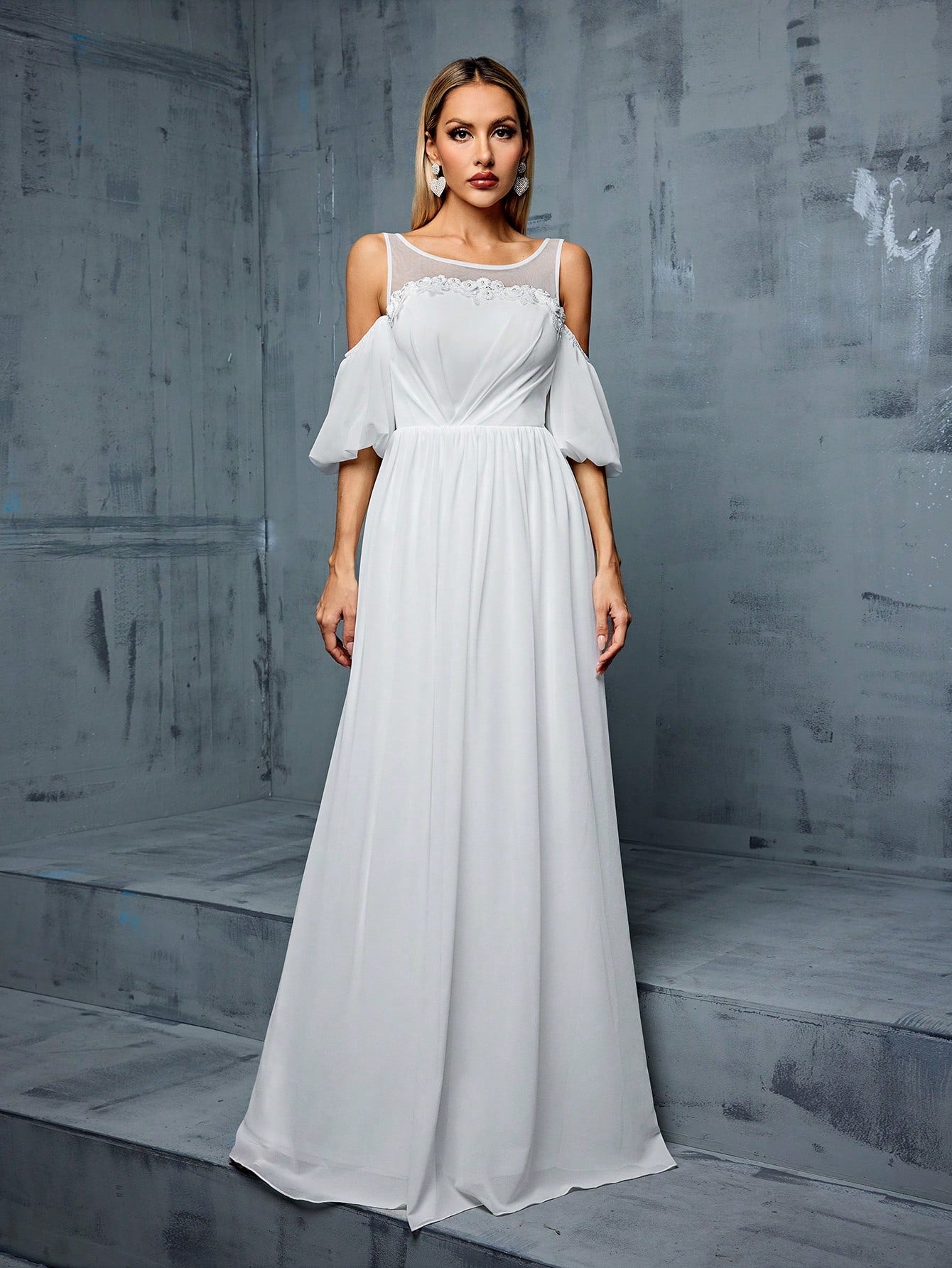 Women's Off-shoulder Puff Sleeve Three-dimensional Lace Decorated Waist Discounted Chiffon A-pulse Wedding Dress