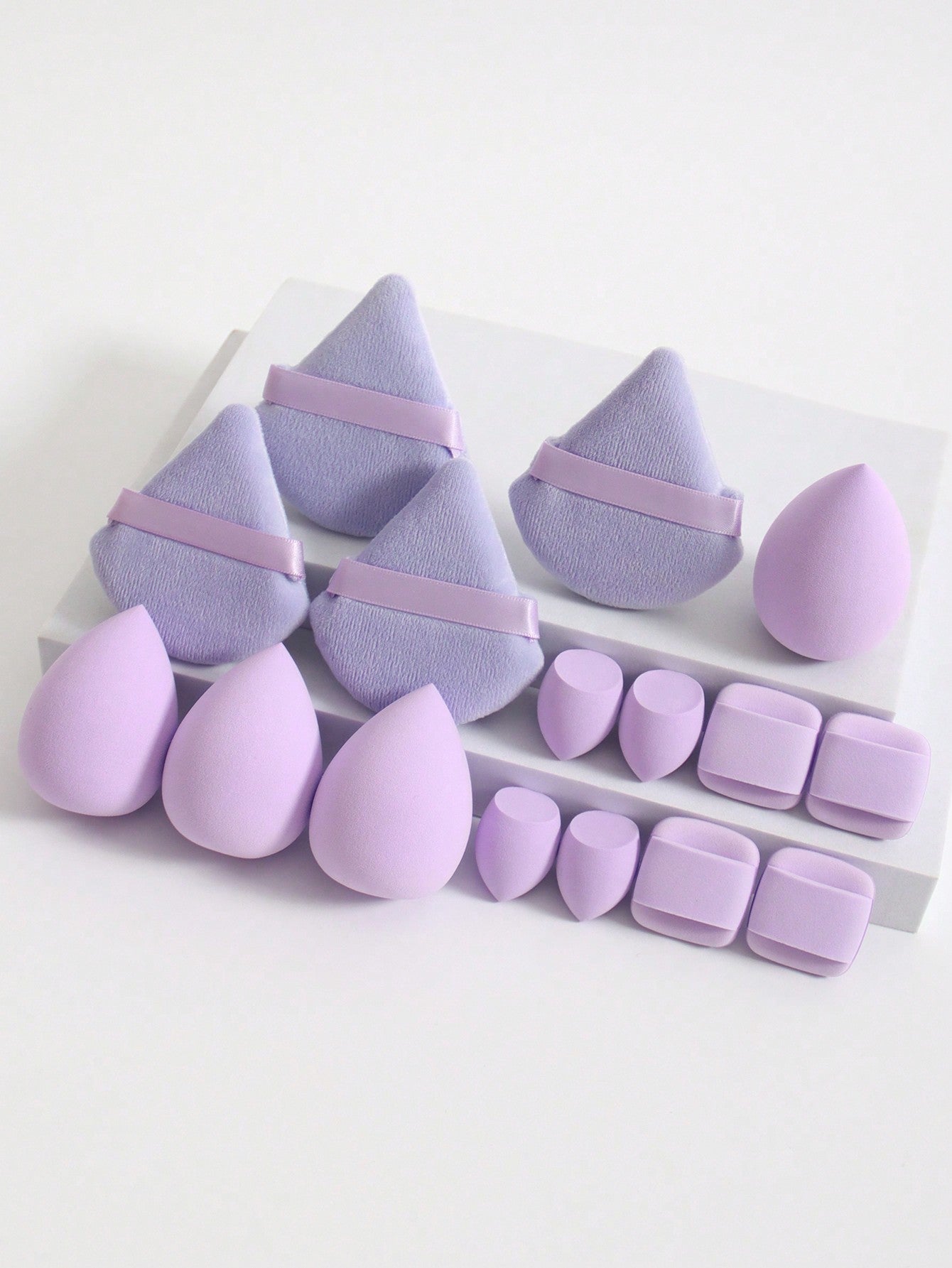 16pcs Makeup Tools Set. Consists Of 4pcs Triangle Loose Powder Puff, 4pcs Makeup Sponge, 4pcs Mini Makeup Sponge, 4pcs Mini Air Cushion Powder Puff. Made Of Ultra-Soft Velvet, Designed For Shaping, Eye And Corner Areas. Beauty Blender Foundation Mixing Co