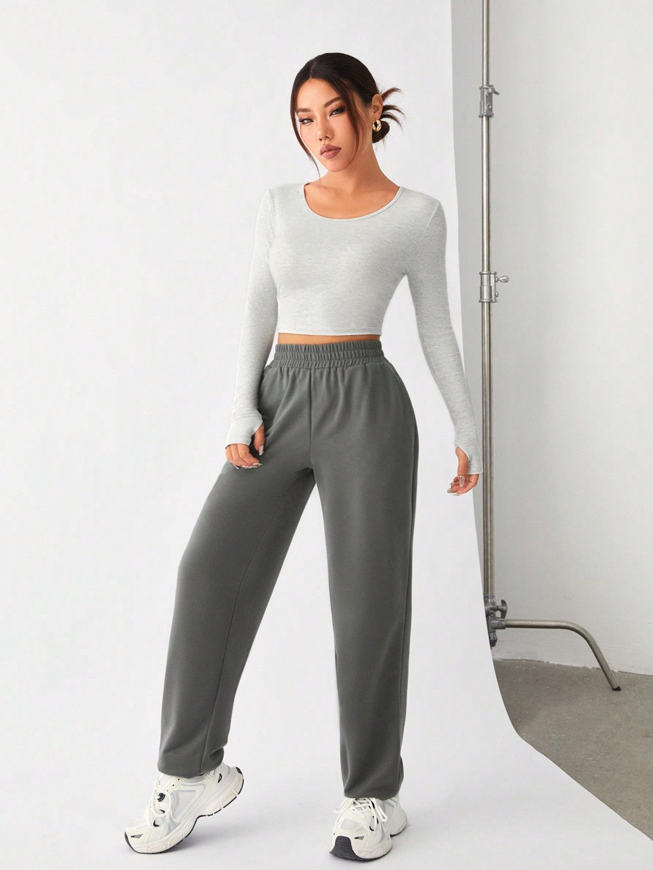 Daily&Casual Long Sleeve Crop Top And Elastic Waist Long Pants Sports Outfit