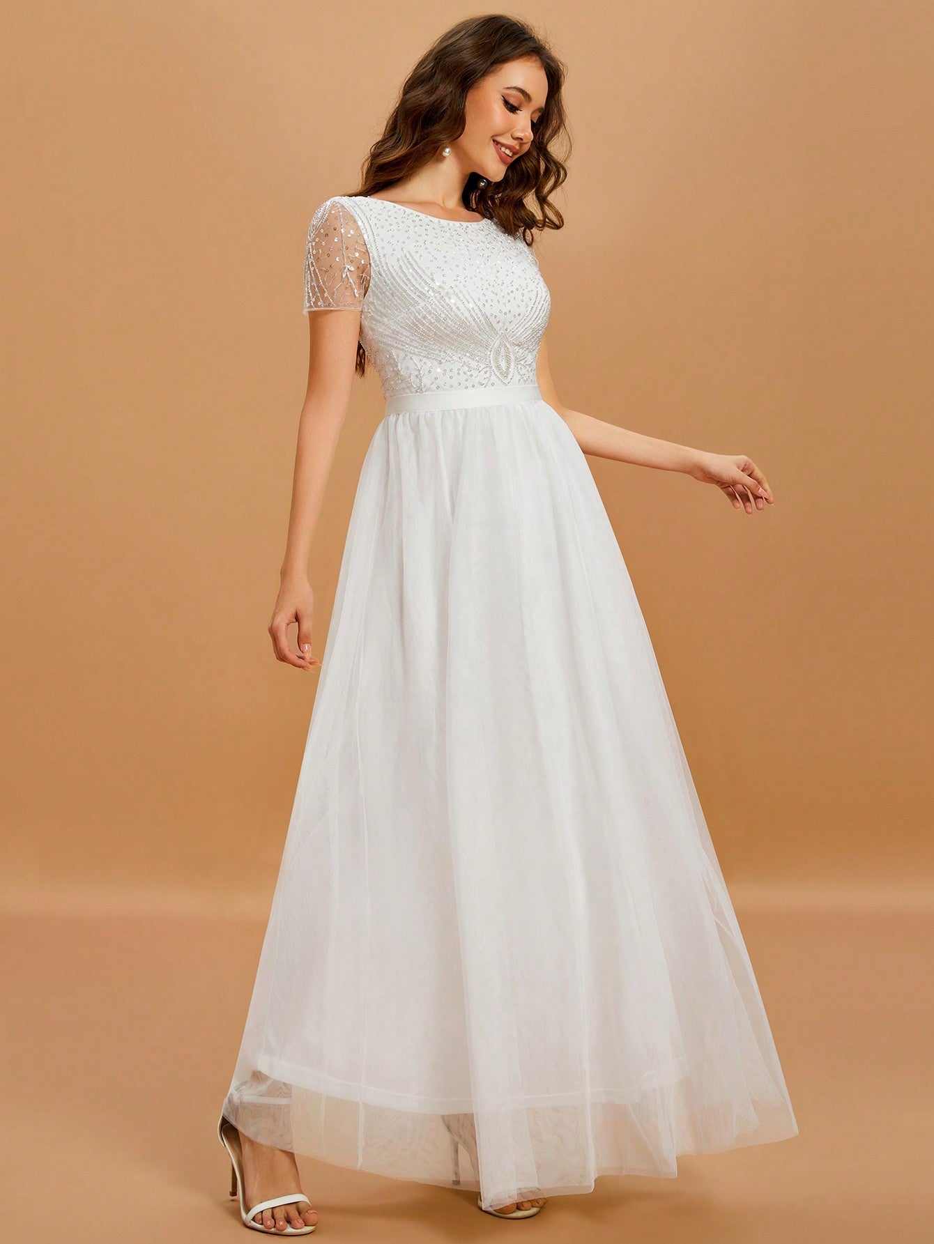 Women's Round Neck Short Sleeve Embroidery Sequin Long Mesh Wedding Dress