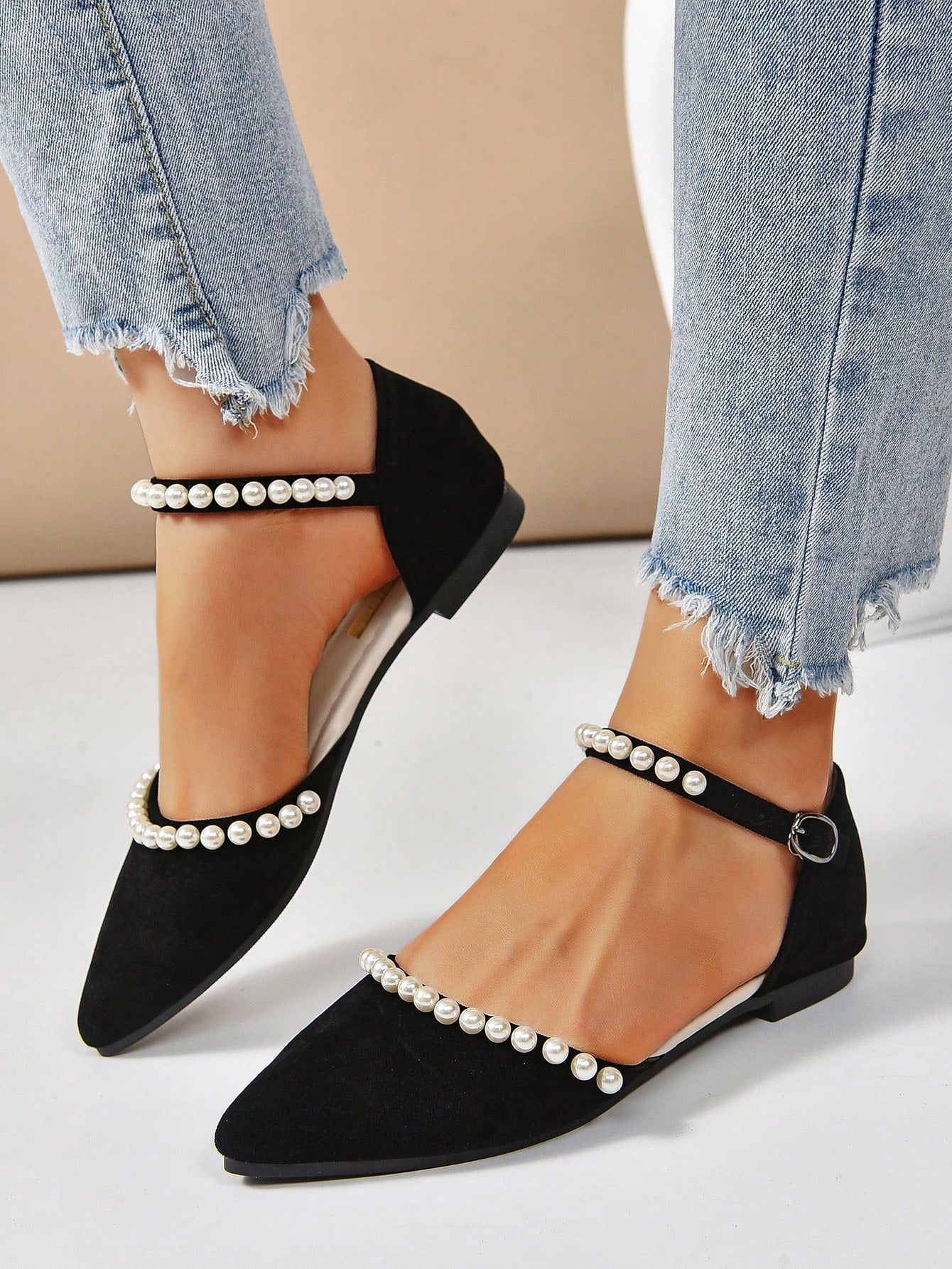 Women'S Black Pointed Toe Flat Shoes With Pearl Detailing, Ankle Strap & Buckle, Suitable For All Seasons