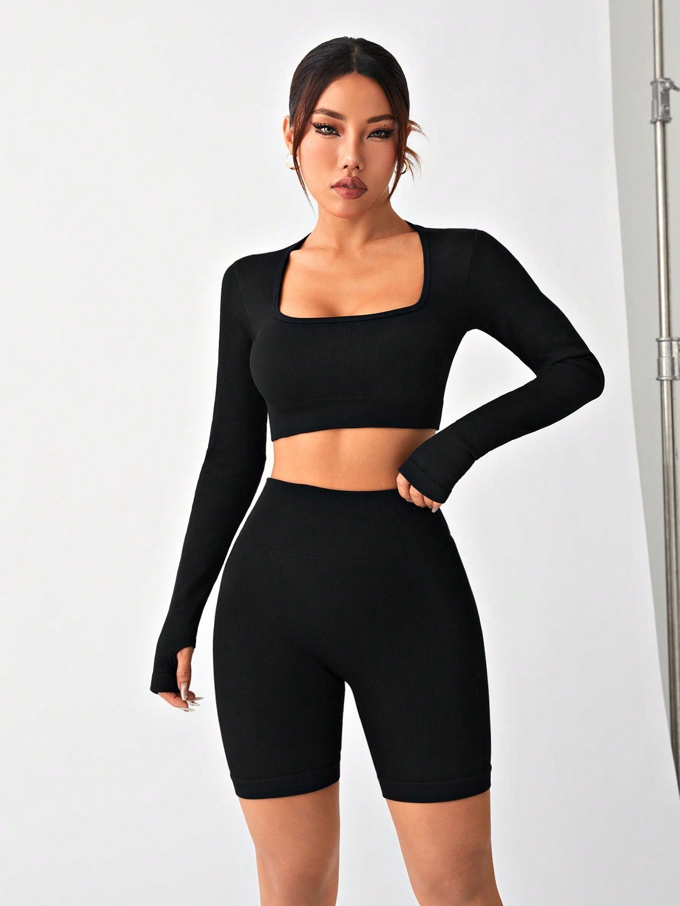 Leisure Seamless High Stretch Cut Out Front Thumbholes Raglan Sleeve Sports Set