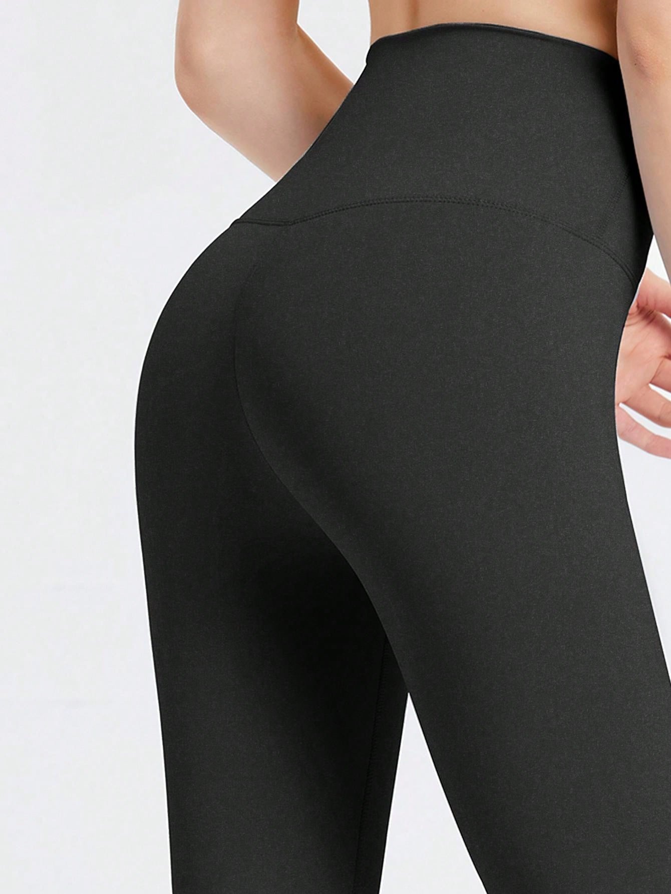 Shark Pants ComfortableShape Your Body With These High-Waisted Yoga Sport Leggings, A Slimming, Stretchy Cycling Pant For Women's Sportswear.