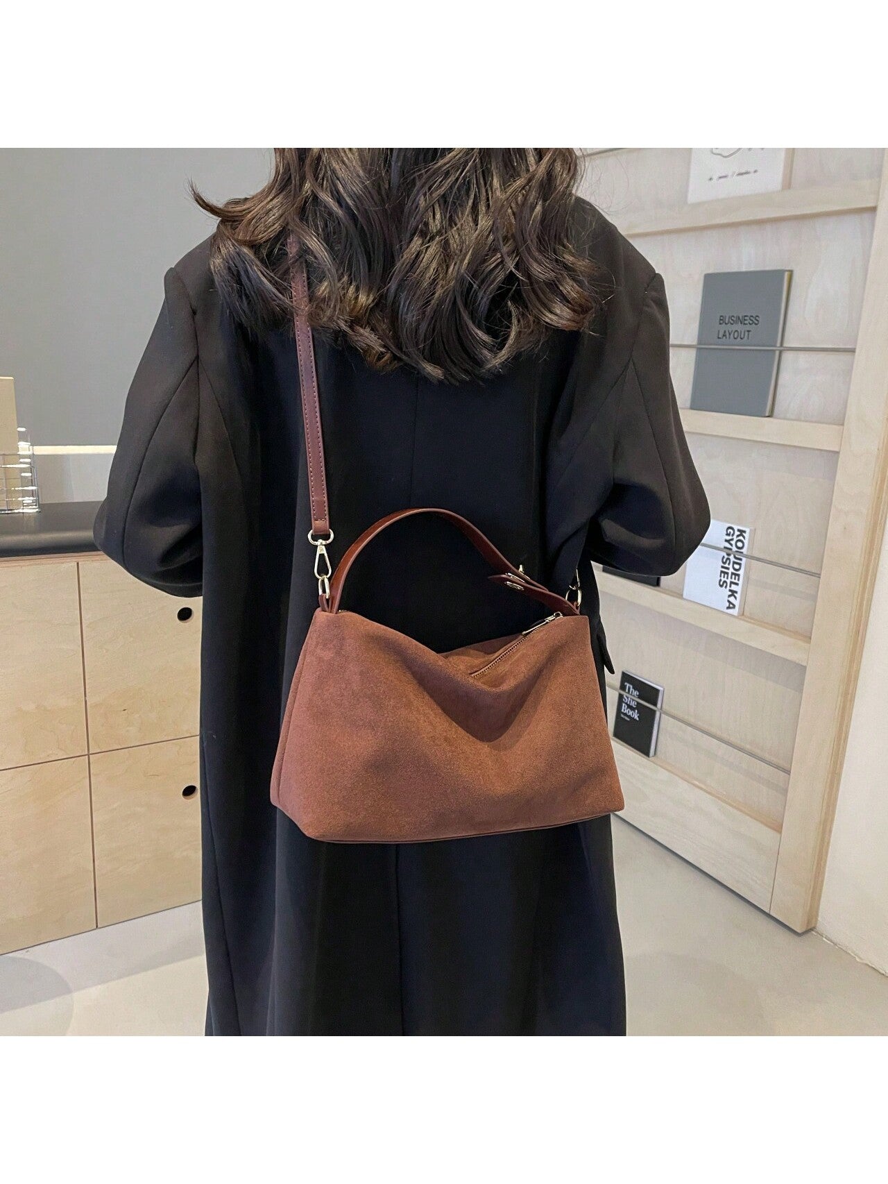 1PU Sanded Leather Vintage Single Shoulder Crossbody Bag Senior Sense Handbag Fashionable Women Out New Fashion Satchel